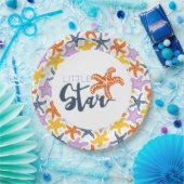 Kleine ster met kleurrijke starfishes op wit papieren bordje (Feest)