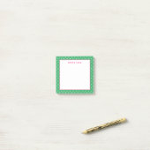 Kleine Stippen Roze en Groen Persoonlijk Post-it® Notes (Op bureau)