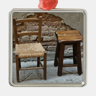 Kleine stoel en kruk, Pienza, Italië Metalen Ornament