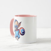 Kleine superheld buitenaards met schild. mok (Voorkant links)