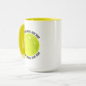 Kleine tekst GELE Combo 15oz Douwpicklebal op maat Mok (Voorkant links)