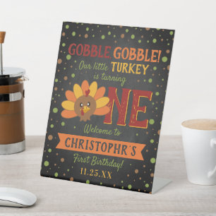 Kleine Turkse Herfst Thanksgiving 1e verjaardag Reclamebord Met Voetstuk