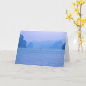 Kleine vissersboot in Ha Long Bay - Vietnam, Azië Kaart (Gele Bloem)