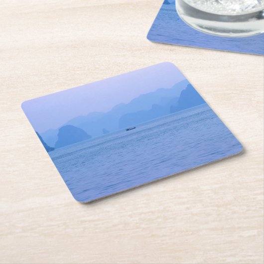 Kleine vissersboot in Ha Long Bay - Vietnam, Azië Kartonnen Onderzetters (Schuin)