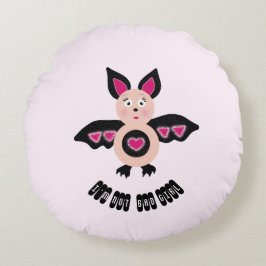 Kleine vleermuis meisje rond kussen