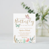 Kleine vlinder is onderweg naar het gouden Baby sh Uitnodiging Briefkaart (Staand voorkant)