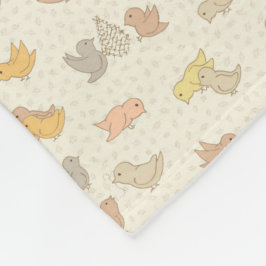 Kleine vogels en veren op beige - patroon. fleece deken
