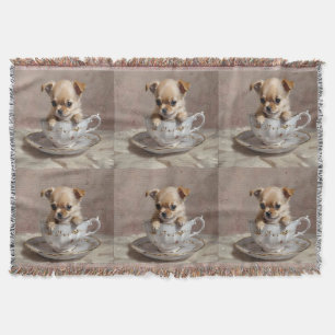 Kleine Vreugde: Chihuahua Puppy in een Theekopje Deken