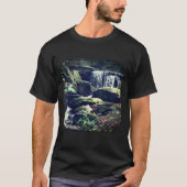 Kleine watervallen in de Natuur van de bossen T-shirt (Voorkant)