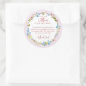 Kleine Wildbloem is op weg naar haar weg Dank je Ronde Sticker (Tas)