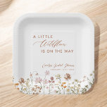 Kleine Wildflower op de weg Baby shower Papieren Bordje<br><div class="desc">Vier de aanstaande komst van een kleintje met onze "Little Wildflower on the Way" Baby shower Papieren Borden. Deze borden zijn versierd met een charmant wilde bloemontwerp en brengen een vleugje natuur's schoonheid naar uw vreugdevolle gelegenheid. De delicate illustraties creëer hebben een betoverende sfeer, perfect om het nieuwste lid van...</div>