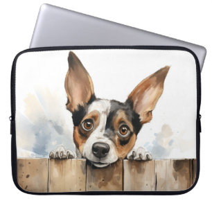 KLEINE WITTE EN BRUINE PUPPY HOND DIE OVER HET HEK LAPTOP SLEEVE