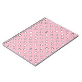 Kleine witte harten op roze notitieboek (Linkerzijde)