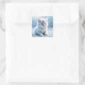 Kleine witte kitten in sneeuw kerst vierkante sticker (Tas)