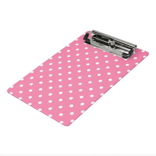 Kleine witte pooldots op opgerolde roze mini klembord (Angled3)