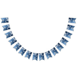 Kleine wolkenflarden vlaggetjes