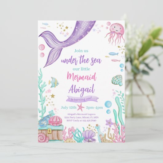 Kleine zeemeermin onder het Zee Verjaardag Kaart (Staand voorkant)
