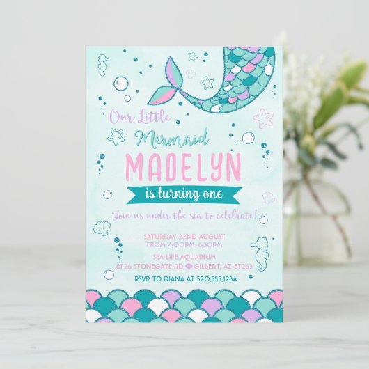 Kleine Zeemeermin Verjaardagsuitnodiging Kaart (Staand voorkant)