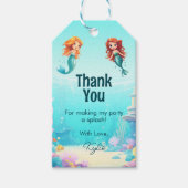 Kleine zeemeerminnen onder het Zee Verjaardag Cadeaulabel (Voorkant)