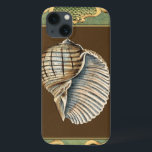 Kleine Zeemeerminnenschelpen iPhone 13 Hoesje<br><div class="desc">Charikilia Zarris is een getalenteerde kunstenaar die haar oceaankunst kent. Haar afbeeldingen zijn vreedzaam en kalm en ontspannen je met elk afbeelding. Krijg dit nautische stuk kunstwerk met een Kegelaar die het centrum van het allen zijn,  met decoratief en een prachtig floreel patroon worden begrensd.</div>