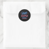 Kleine zusje lopend ronde sticker (Tas)