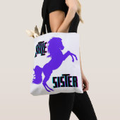 Kleine zuster Paarse Pony Tote Bag (Dichtbij)