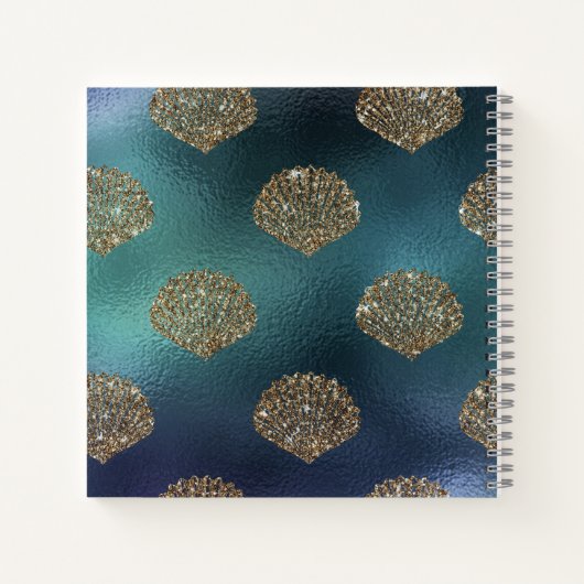 Kleine Zwarte Meermin Blauwe Schubben Monogram Mei Notitieboek (Achterkant)