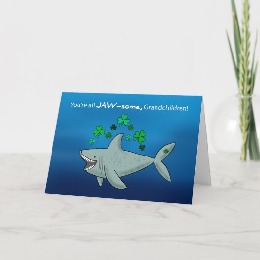 Kleinkinderen St Patricks Day Shark met Shamrocks Kaart (Voorkant)