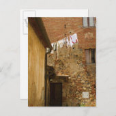 kleren die op een kast hangen om te drogen; briefkaart (Voorkant / Achterkant)