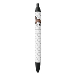 Kleur Bruine Cute Cartoon Dravend Paard & Naam Zwarte Inkt Pen