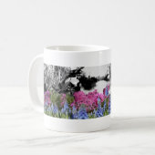 Kleur in zwart-wit koffiemok (Voorkant links)