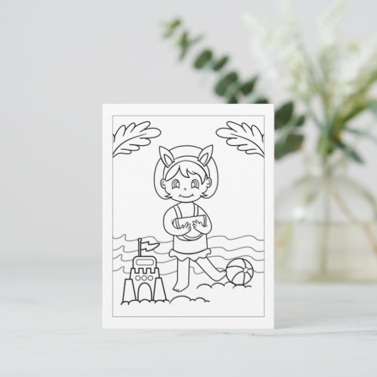 Kleur-me-meisje dat op strand speelt | Activiteite Briefkaart (Staand voorkant)