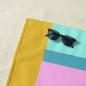 Kleurblok Art geometrische vormen Bright Turquoise Strandlaken (In situ)