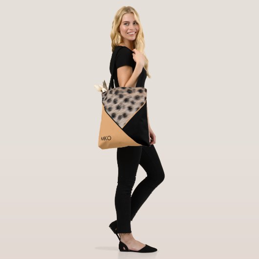Kleurblok met dierlijke afdrukken tote bag (Op model)