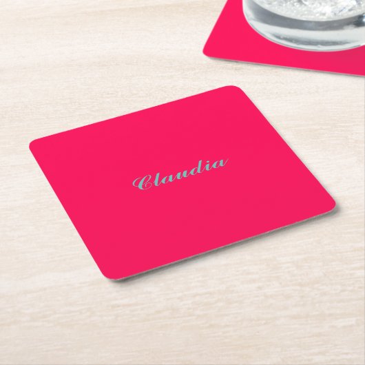 Kleurblok monogram op hete fuchsia roze kartonnen onderzetters (Schuin)