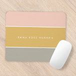 Kleurblok Roze Goud Grijze Stripe Monogram Muismat<br><div class="desc">Een stijlvol kleurenblok met drie horizontale strepen in wazige roze,  mosterdgoud en grijs in een moderne,  minimalistische ontwerpstijl. De tekst kan eenvoudig worden aangepast met jouw naam voor het perfect gepersonaliseerde cadeau of accessoire voor thuisgebruik!</div>