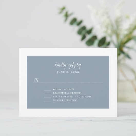 Kleurblok stoffig blauw rsvp | aanpasbare kleur kaartje (Staand voorkant)