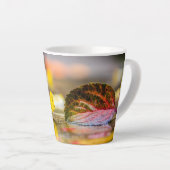 Kleuren invallen latte mok (Rechterhoek)