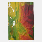 Kleuren van de Natuur "Maple Leaf Autumn" Fotograf Theedoek (Verticaal)