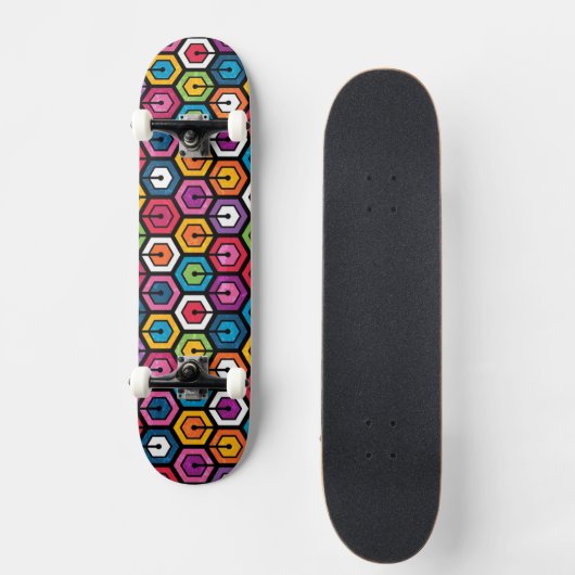 Kleurig geometrisch patroon met zeshoeken persoonlijk skateboard (Voorkant)