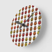 Kleurig patroon met adybugs ronde klok (Hoek)