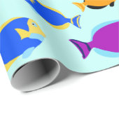 Kleurig tropisch vispatroon in blauw Zee Cadeaupapier (Rol Hoek)