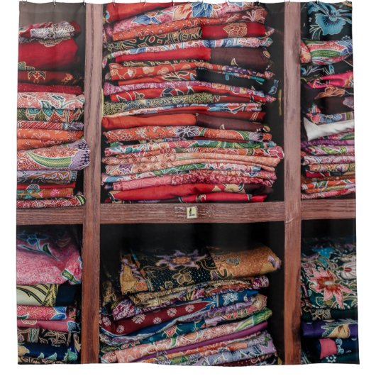 KLEURKLEURKLEDING OP RACK DOUCHEGORDIJN (Voorkant)