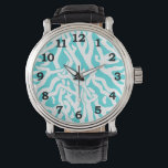 Kleurkoraalrif patroon Nautisch-wit blauw Horloge<br><div class="desc">Deze oceaan/strandgeïnspireerde zeepatroon lijkt op een ingewikkeld geweven koraalrif in wit op een beachy - blauwe achtergrond. Het elegante koraalrif patroon wordt uitgevoerd in een stencil blik. De kleur van blauw doet denken aan heldere, heldere tropische zeeen. Dit eenvoudige, moderne ontwerp is perfect voor een kust-/strandhuisthema. "Pas het aan" als...</div>