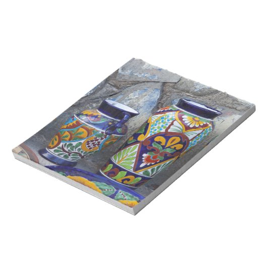 Kleurrijk aardewerk in het centrum van Loreto Notitieblok (Linkerzijde)