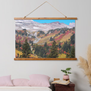 Kleurrijk bergdal landschap hangend wandkleed