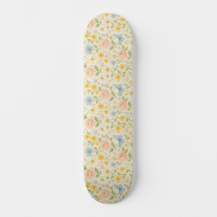 Kleurrijk bloemmotief met vlinders persoonlijk skateboard