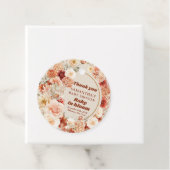 Kleurrijk boeket terracotta blush diep rood bloeme bedankjes labels (In situ)