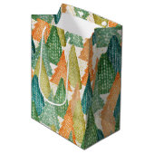 Kleurrijk bos van Evergreen met kerstbomen Medium Cadeauzakje (Voorkant Gekanteld)