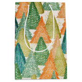 Kleurrijk bos van Evergreen met kerstbomen Medium Cadeauzakje (Voorkant)